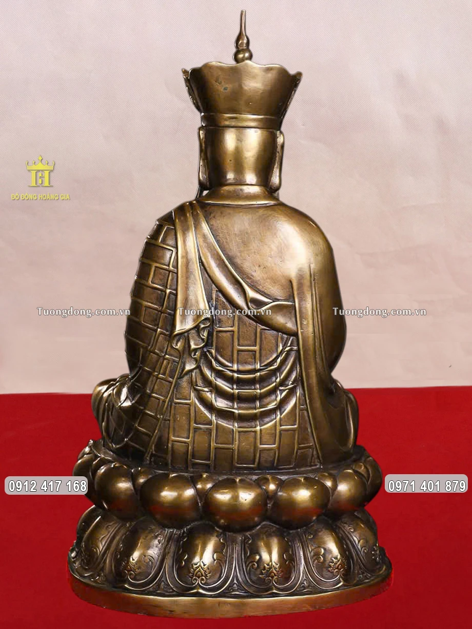 Hình ảnh phía sau của bức tượng Phật